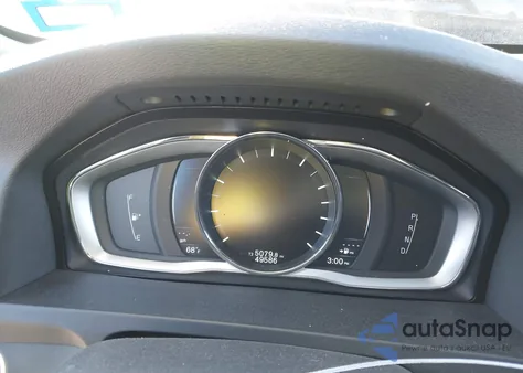 2016 Volvo S60 T5 Drive-E Premier z USA, uszkodzony, nr VIN YV126MFK6G2400211